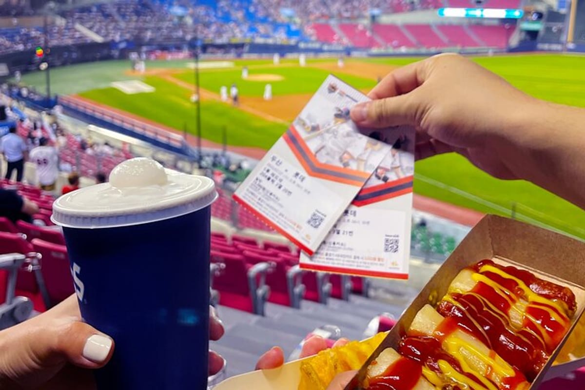 skip-the-line-watch-baseball-basketball-match-in-seoul-local-food-experience_1